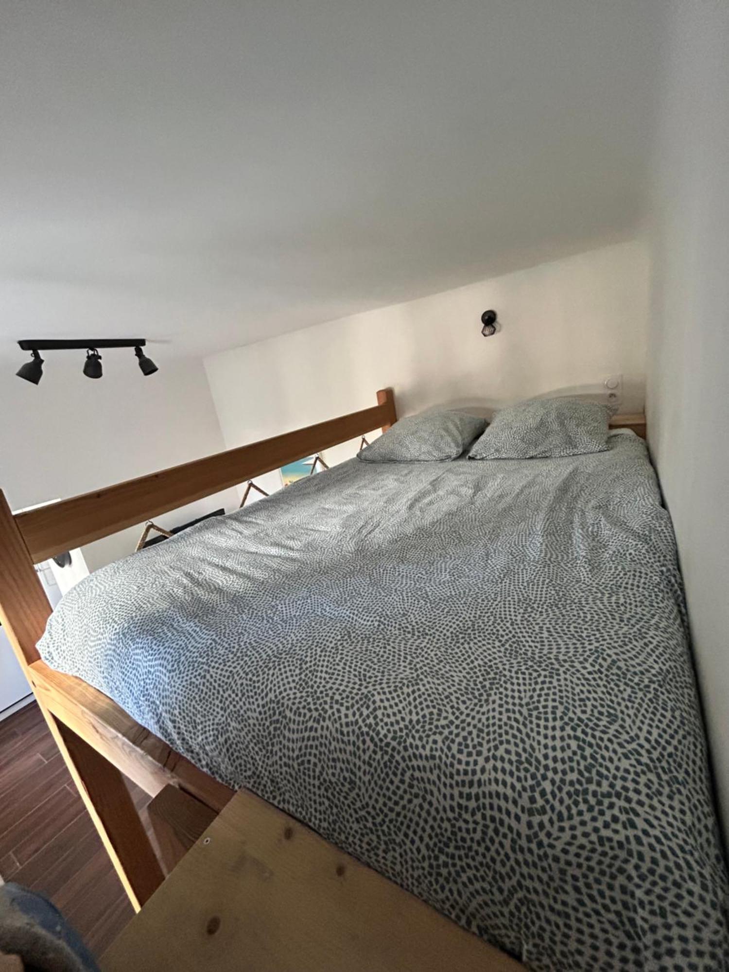 Agreable Studio Renove Avec Place De Parking Bandol Exterior photo