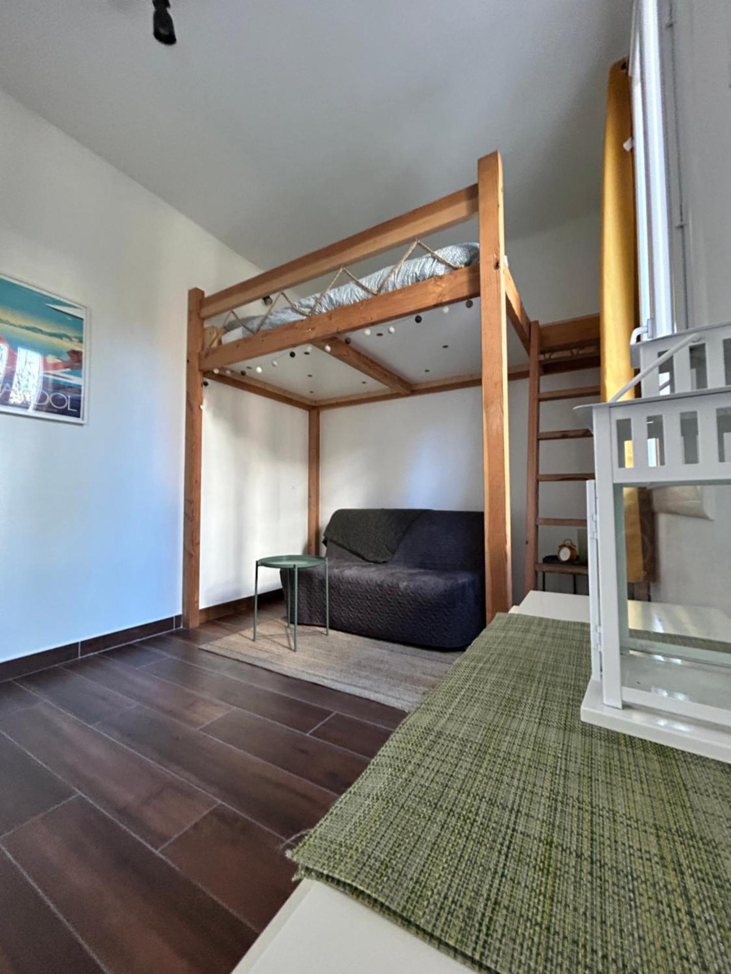 Agreable Studio Renove Avec Place De Parking Bandol Exterior photo